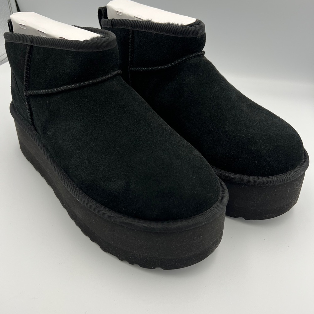UGG Ultra Mini Platform Black Boots Shearling Lined Fur WMN Size 9 NEW W/Box